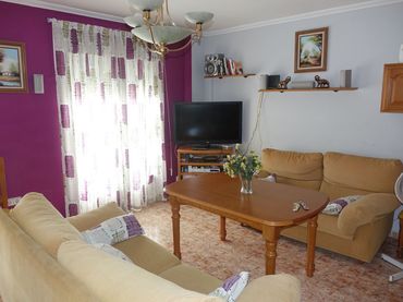 House with balcony for sale in Torvizcón