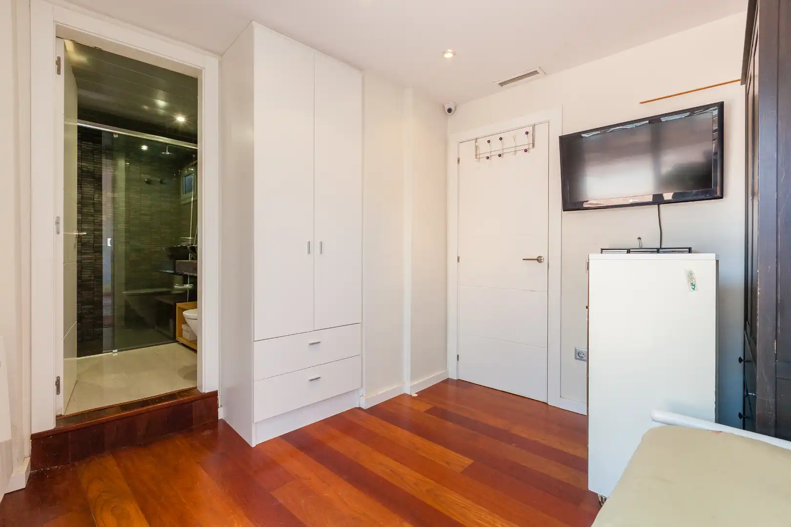 Schlafzimmer von Dachboden zum Verkauf in Barcelona mit Klimaanlage, Terrasse und Abstellraum