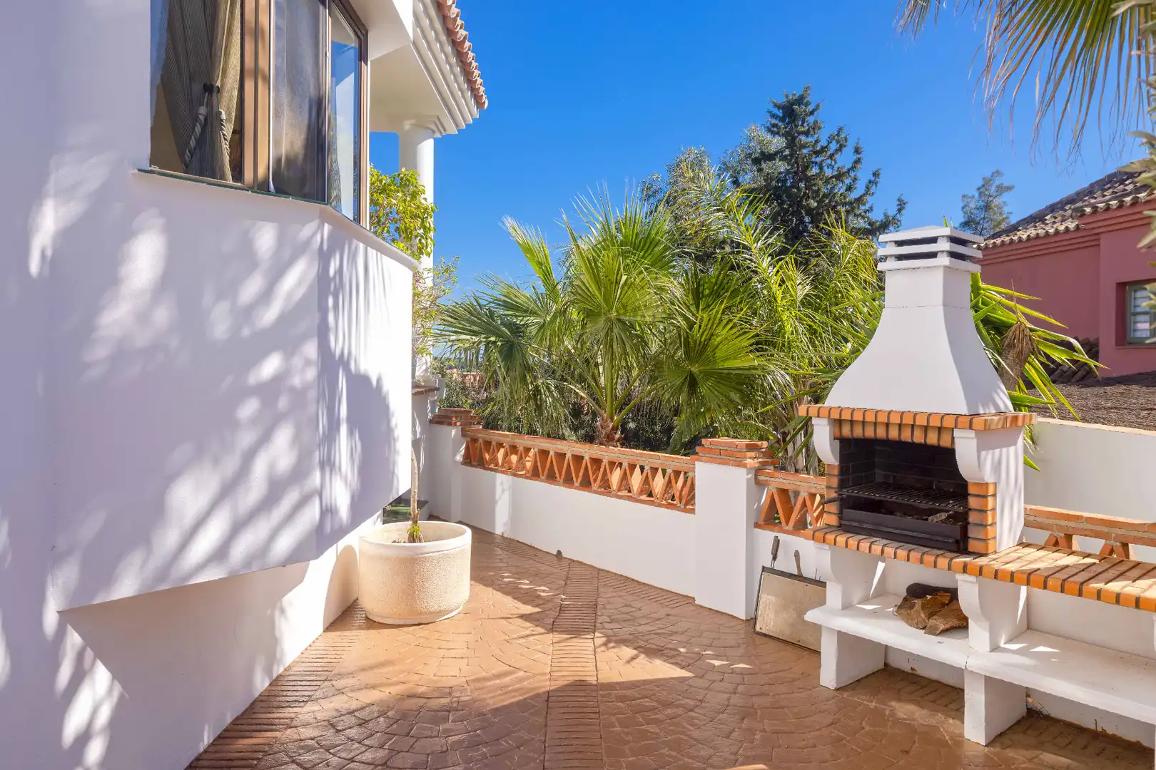 Terrassa de Casa o xalet en venda en Marbella amb Aire condicionat, Jardí privat i Terrassa