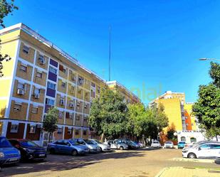 Exterior view of Flat for sale in  Sevilla Capital  with Air Conditioner and Terrace