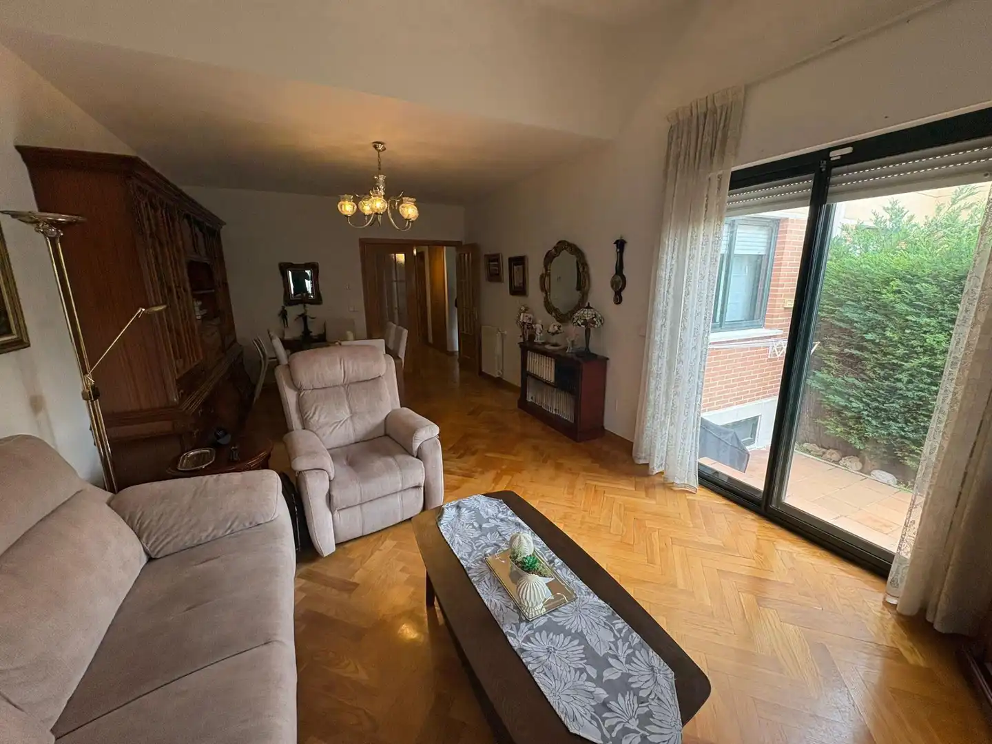 Living room of Detached homes for sale in Valladolid  with Heating, Private garden and Storage room