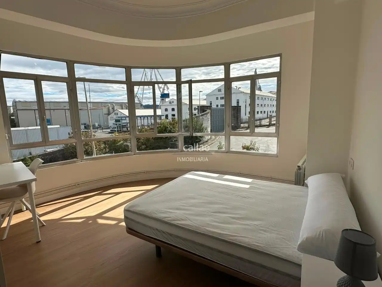 Bedroom of Flat for rent in Ferrol  with Heating and Furnished