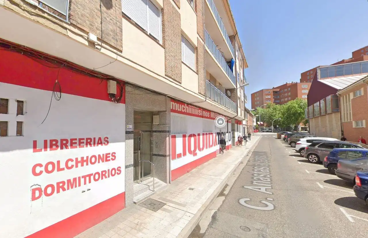 Piso en venta en ANASTASIA SANTAMARIA, 9, Ave María