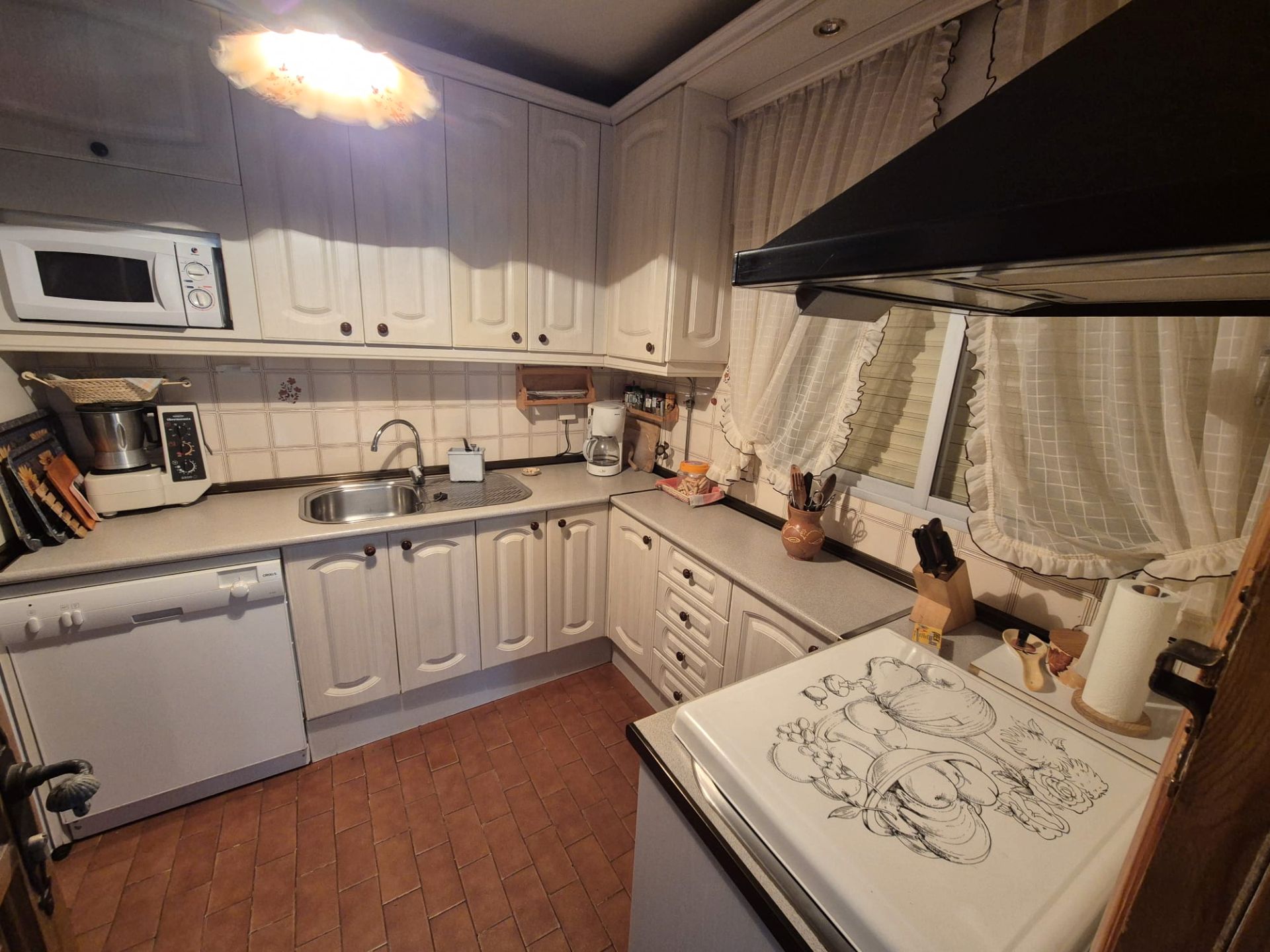 Kitchen of Houses for sale in Miraflores de la Sierra  with Heating, Private garden and Terrace