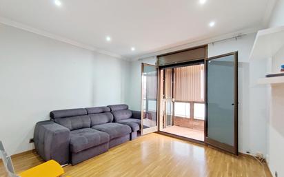 Living room of Flat to rent in Sant Joan Despí  with Air Conditioner, Parquet flooring and Oven