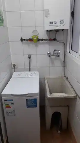 Bany de Pis de lloguer en Granada amb Moblat i Rentadora