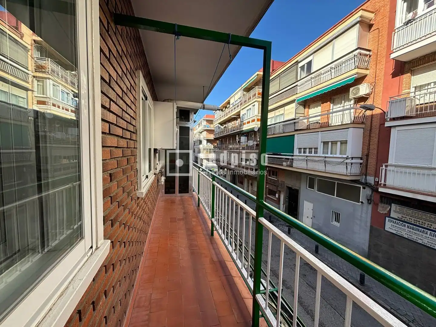 Vista exterior de Piso en venta en Madrid con Calefacción, Terraza y Trastero