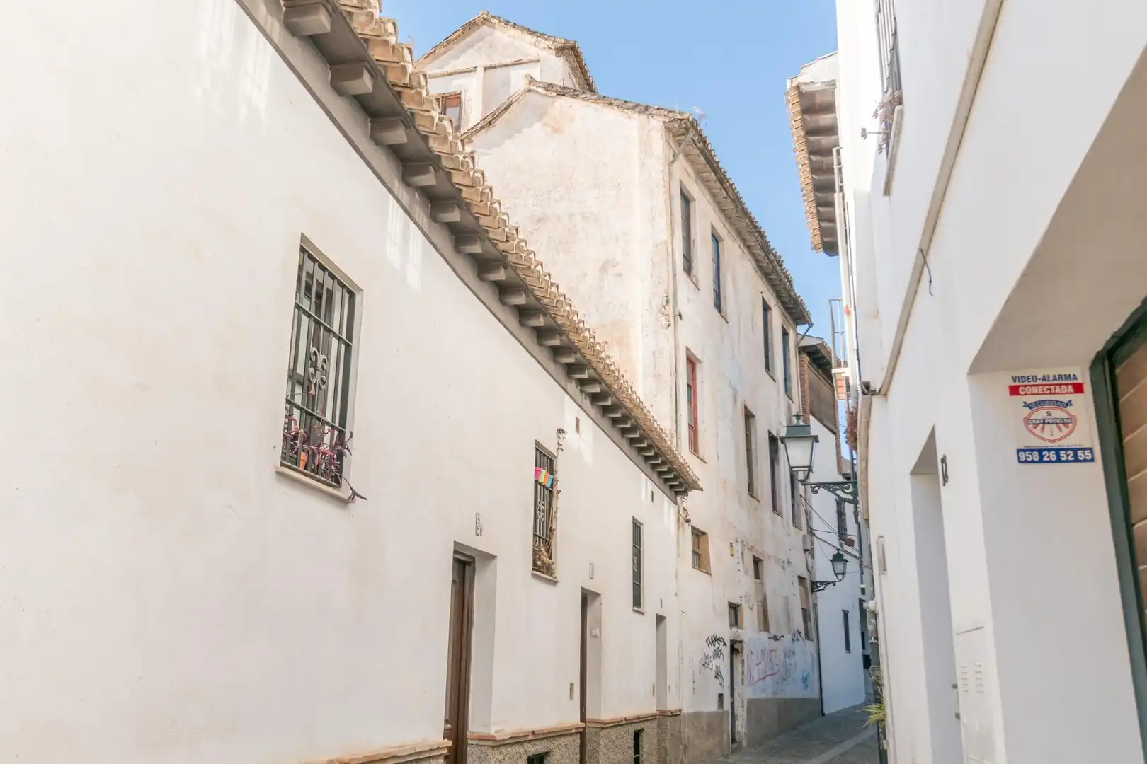 Vista exterior de Edificio en venta en Granada