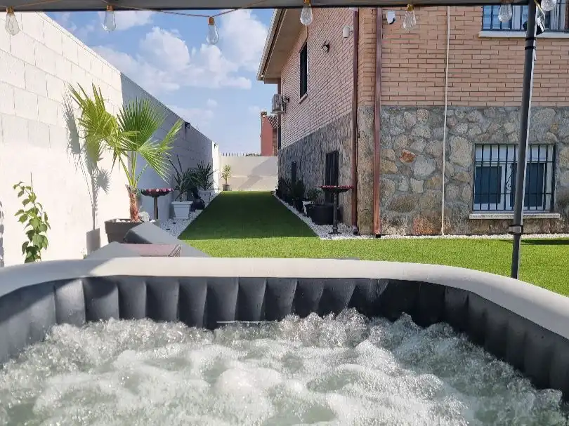 Piscina de Casa o xalet en venda en Hormigos amb Aire condicionat i Piscina