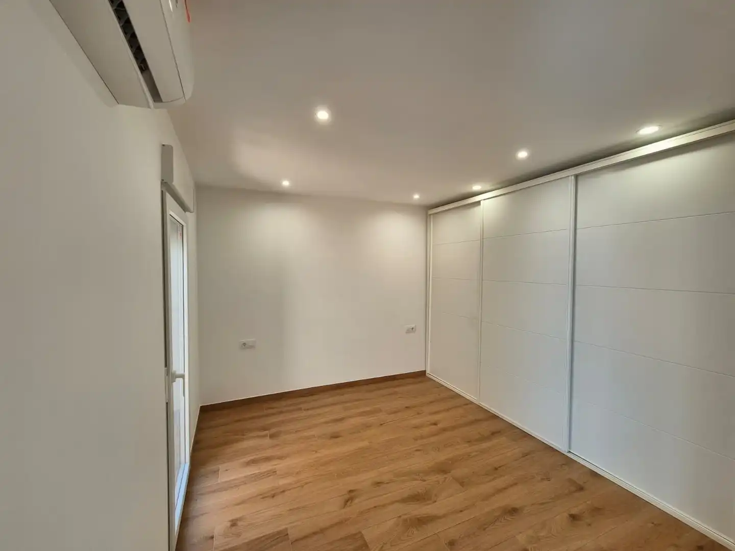 Piso en venta en La Pobla de Vallbona con Aire acondicionado y Terraza