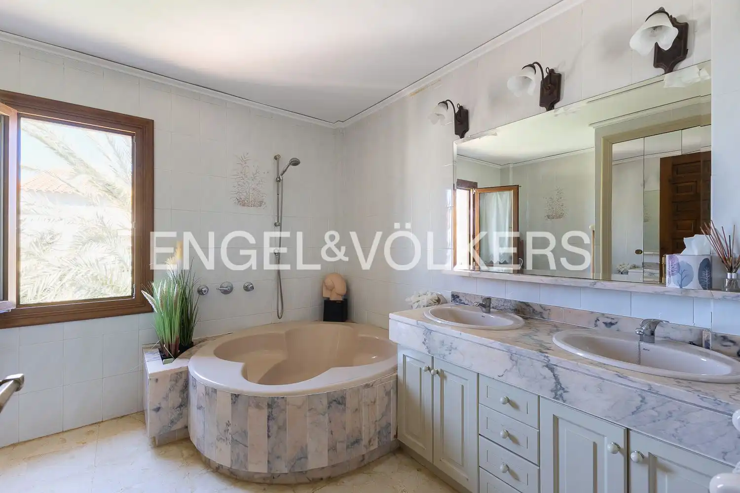 Baño de Ático en venta en Dénia con Aire acondicionado, Calefacción y Jardín privado