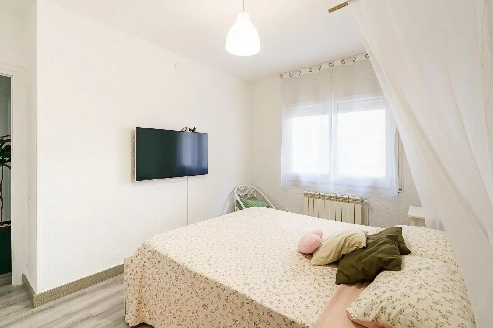 Habitación de Piso en venta en Corbera de Llobregat con Calefacción, Parquet y Balcón