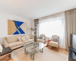 Living room of Flat for sale in  Madrid Capital  with Air Conditioner, Heating and Private garden