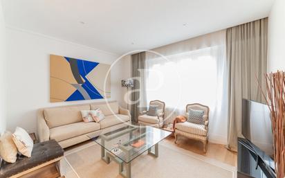 Living room of Flat for sale in  Madrid Capital  with Air Conditioner, Heating and Private garden