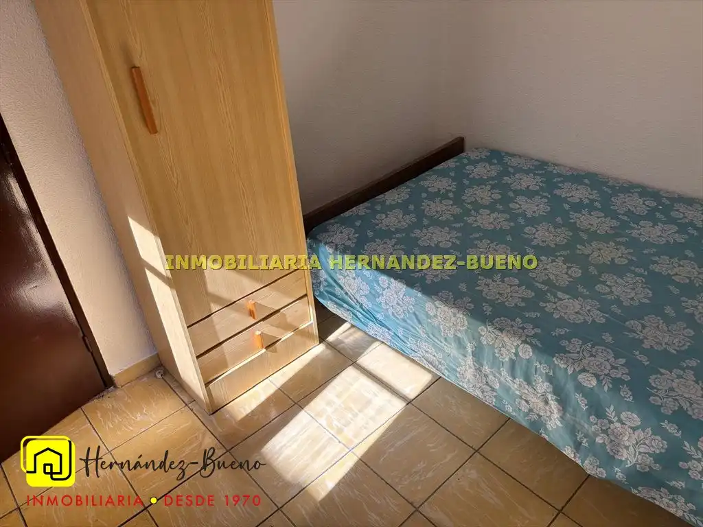 Dormitori de Pis en venda en San Bernardo - Carmelitas - Campus