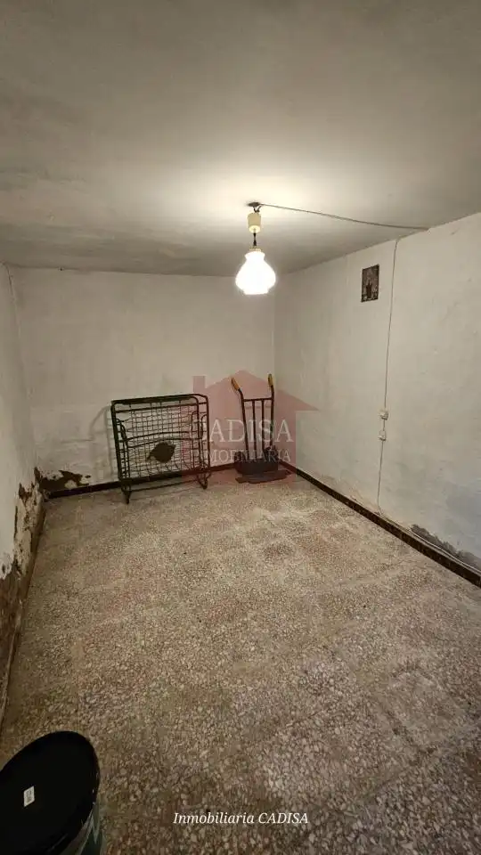 Casa o xalet en venda en Parada de Arriba amb Calefacció, Terrassa i Traster
