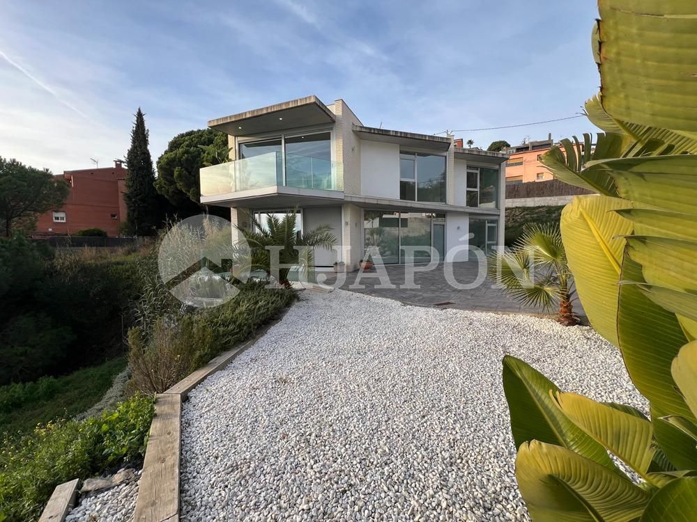 Vista exterior de Casa o chalet de alquiler en Alella con Calefacción, Jardín privado y Terraza