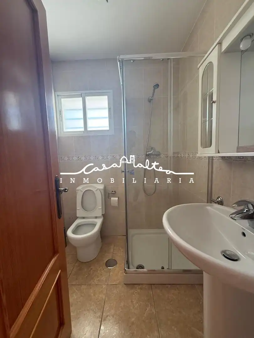 Bany de Àtic de lloguer en Altea amb Aire condicionat, Terrassa i Moblat
