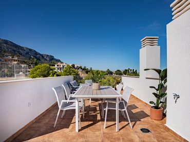Casa a schiera di nuova costruzione con balcone in vendita a Carrer de la Rosa 47