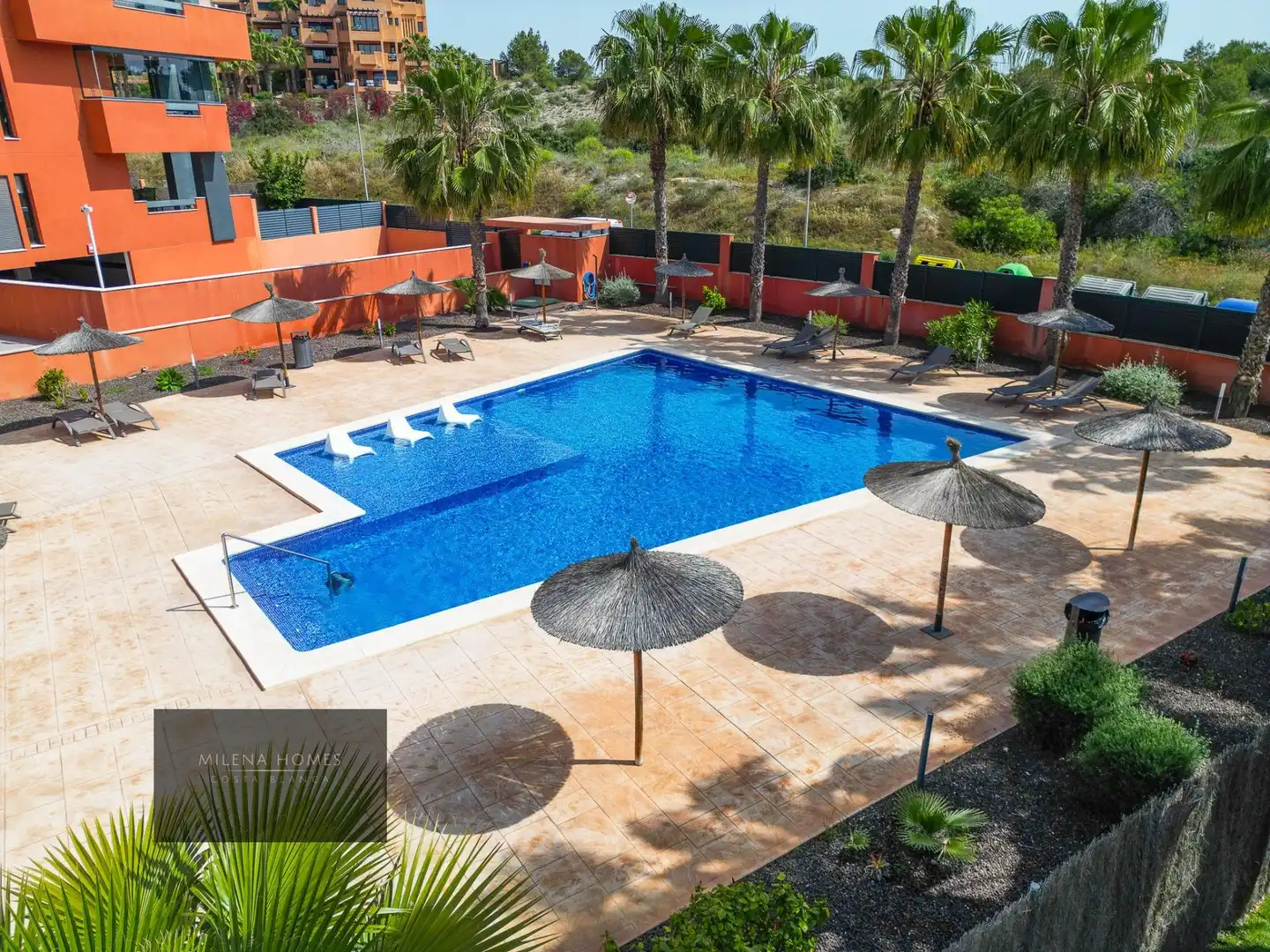 Piscina de Ático en venta en Orihuela con Aire acondicionado, Calefacción y Terraza