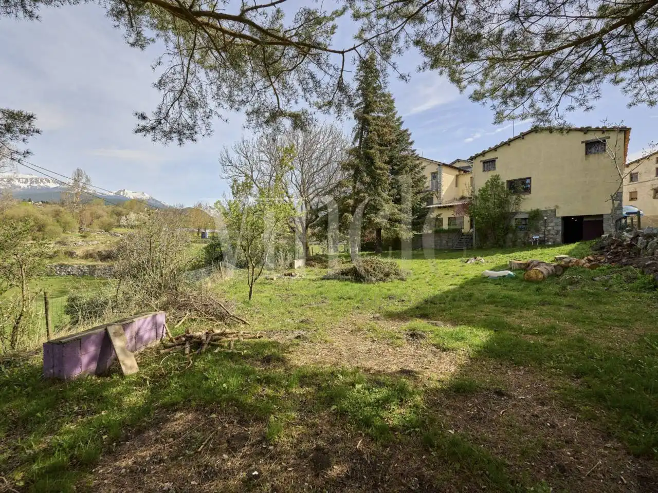Gebäude zum Verkauf in Lles de Cerdanya