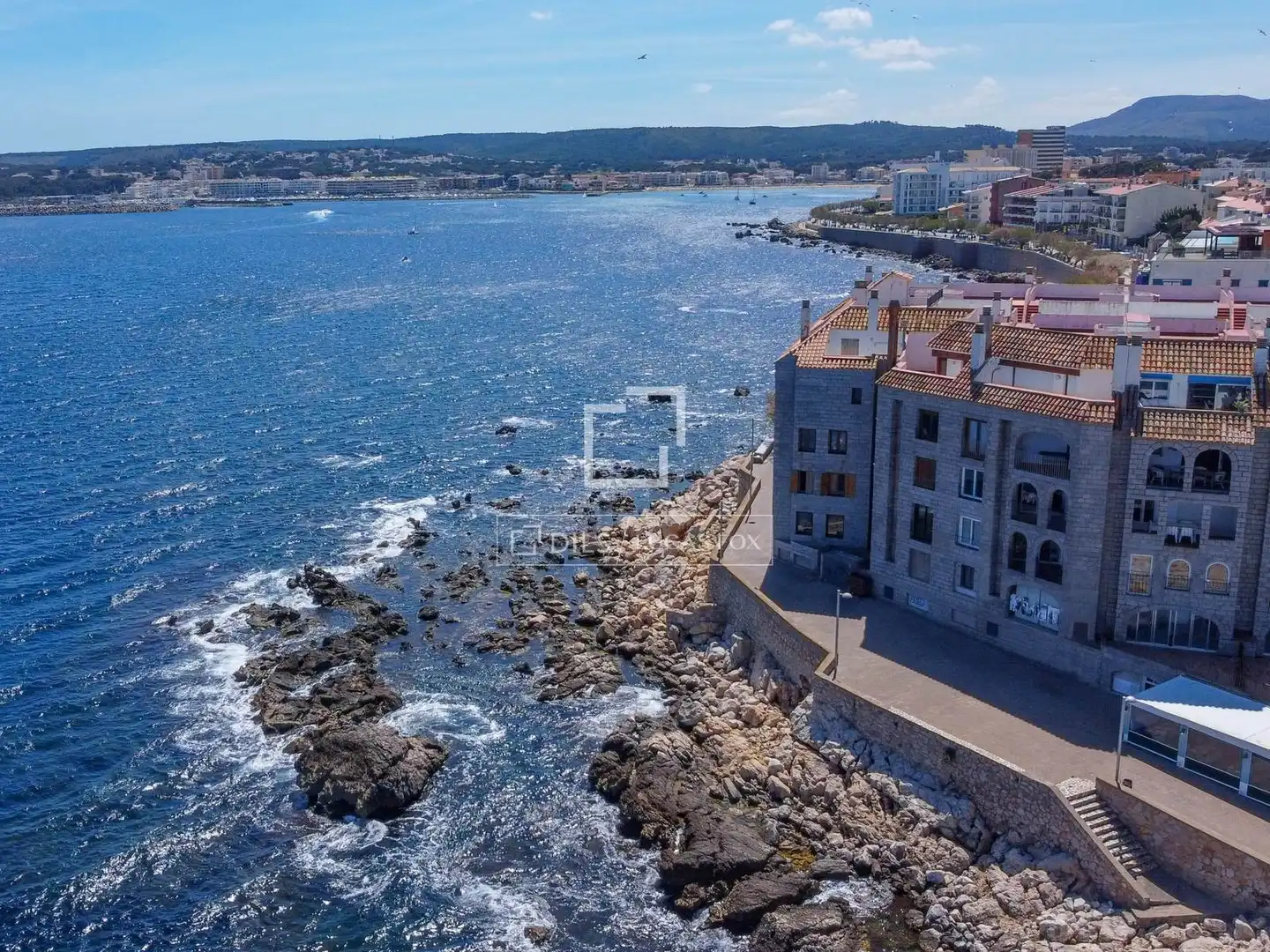 Vista exterior de Piso en venta en L'Escala con Calefacción, Terraza y Trastero