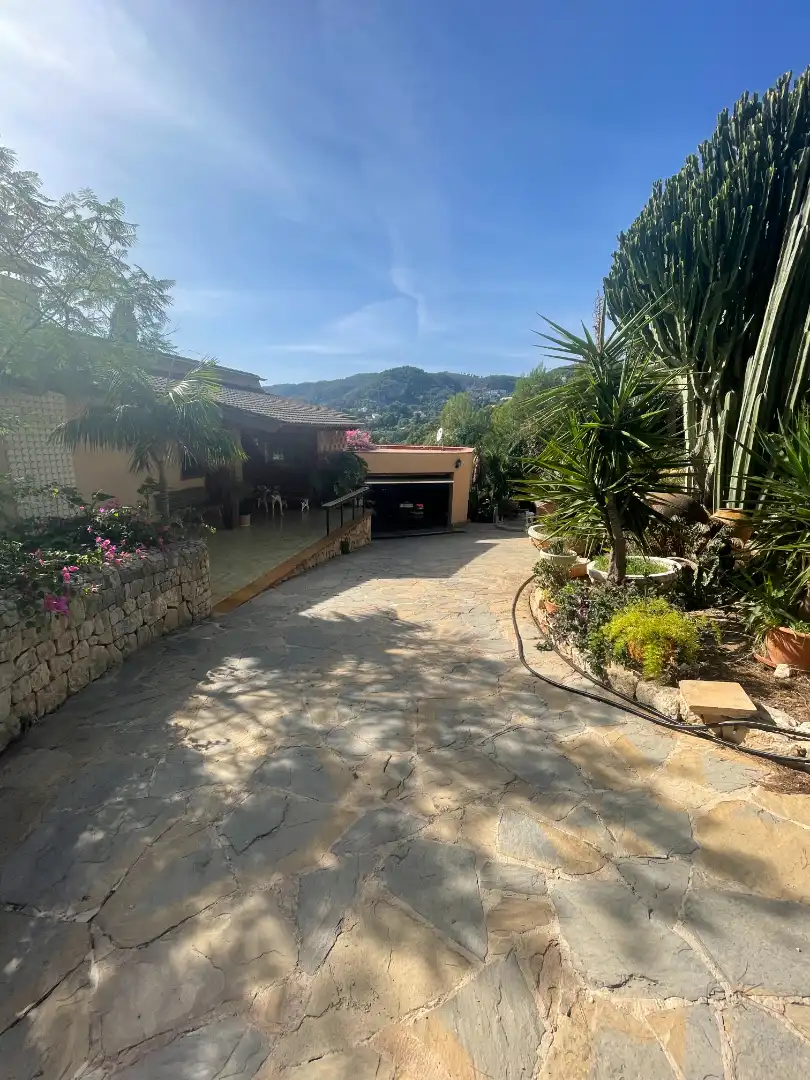 Vista exterior de Casa o xalet en venda en  Palma de Mallorca amb Jardí privat, Terrassa i Piscina