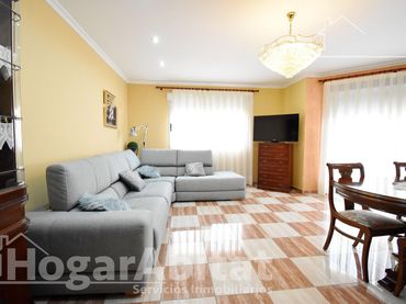 Casa con balcone in vendita a Carrer JAUME ROIG