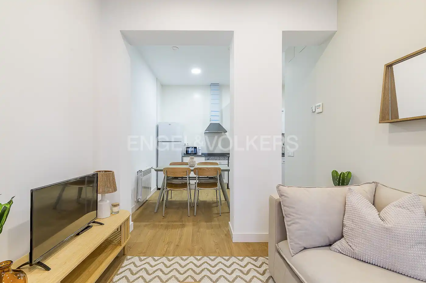 Sala d'estar de Apartament de lloguer en Madrid amb Aire condicionat, Calefacció i Moblat