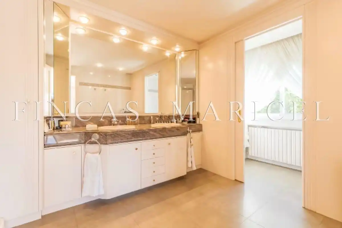 Casa o xalet en venda a Pintor Roig i soler, Can Girona - Terramar - Vinyet