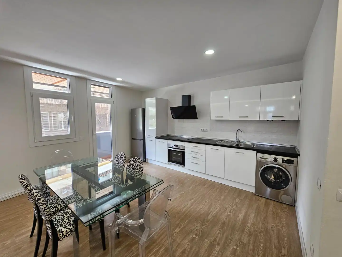 Cocina de Piso de alquiler en Las Palmas de Gran Canaria con Aire acondicionado, Parquet y Balcón