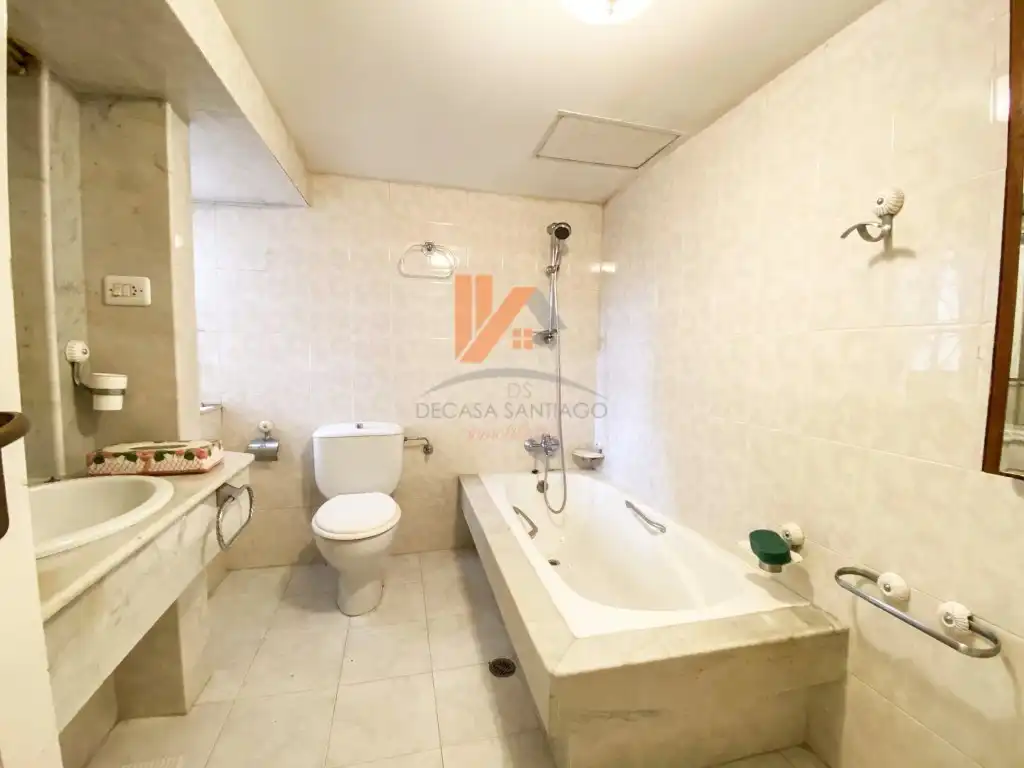 Badezimmer von Haus oder Chalet zum Verkauf in Santiago de Compostela  mit Terrasse