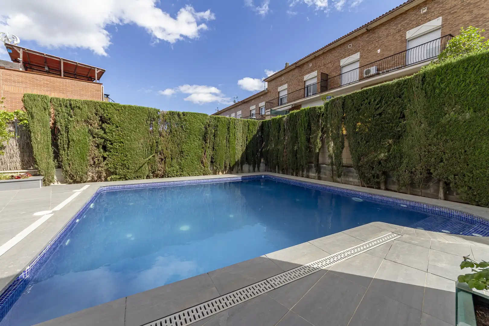 Piscina de Casa o chalet en venta en Martorell con Aire acondicionado, Calefacción y Jardín privado