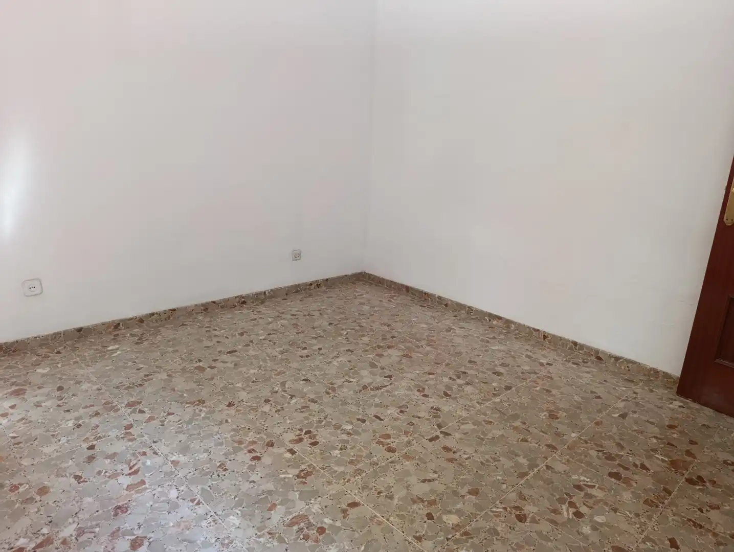 Flat for sale in Dos Hermanas  with Air Conditioner
