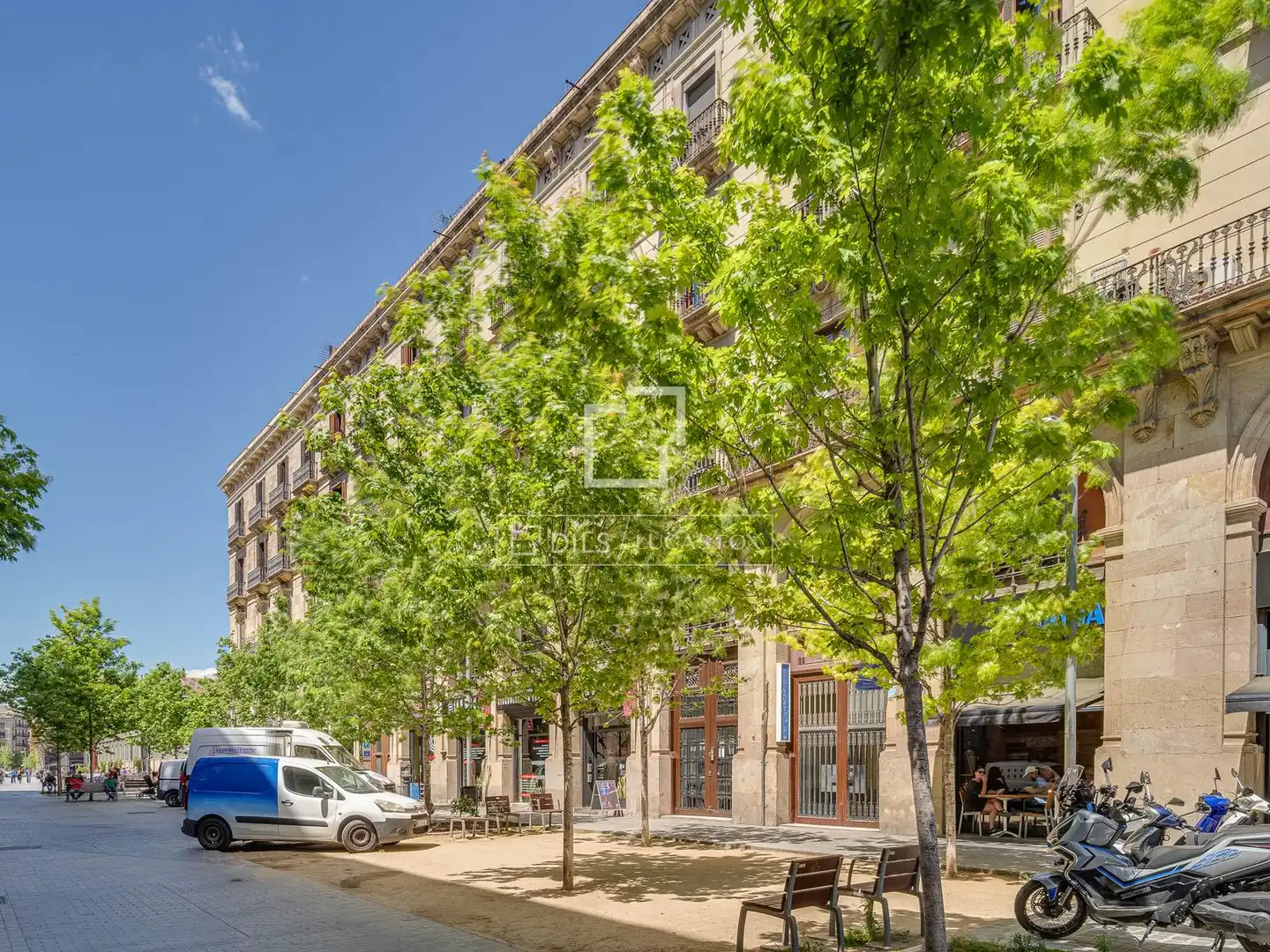 Vista exterior de Pis en venda en Barcelona amb Aire condicionat i Balcó