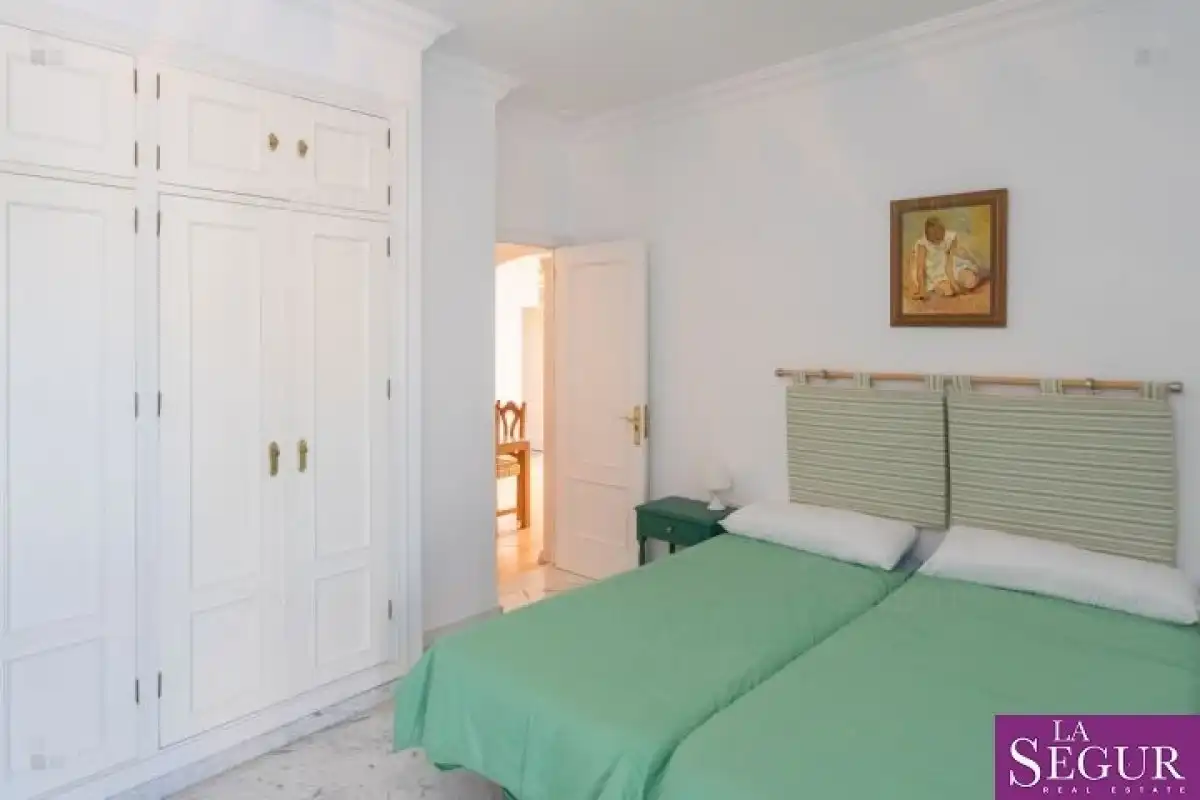 Dormitori de Casa o xalet en venda en Alcalá de los Gazules amb Terrassa, Traster i Moblat