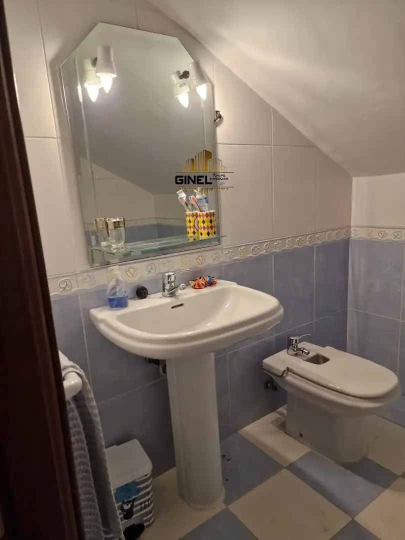 Baño de Casa adosada de alquiler en Jaén con Aire acondicionado, Calefacción y Terraza