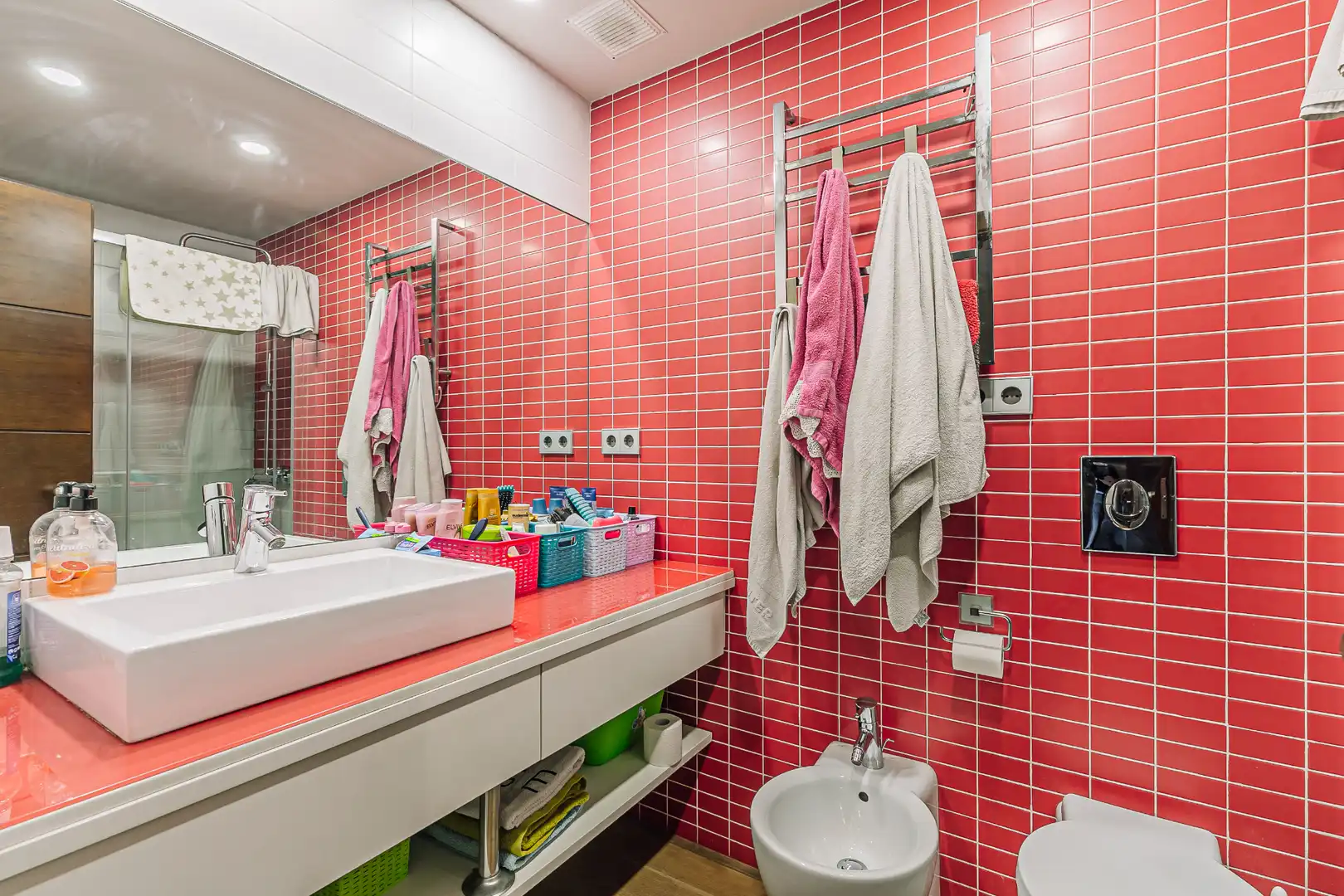 Baño de Dúplex en venta en Sant Feliu de Llobregat con Aire acondicionado, Terraza y Piscina comunitaria
