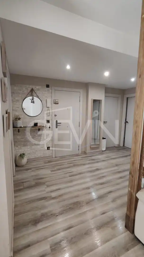Piso en venta en Santa Perpètua de Mogoda con Calefacción, Trastero y Balcón