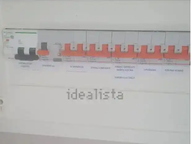 Casa adosada en venda en Ariño amb Moblat