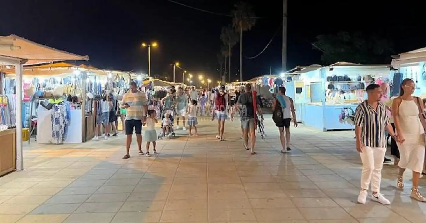 Vista exterior de Casa adosada en venta en Conil de la Frontera con Terraza