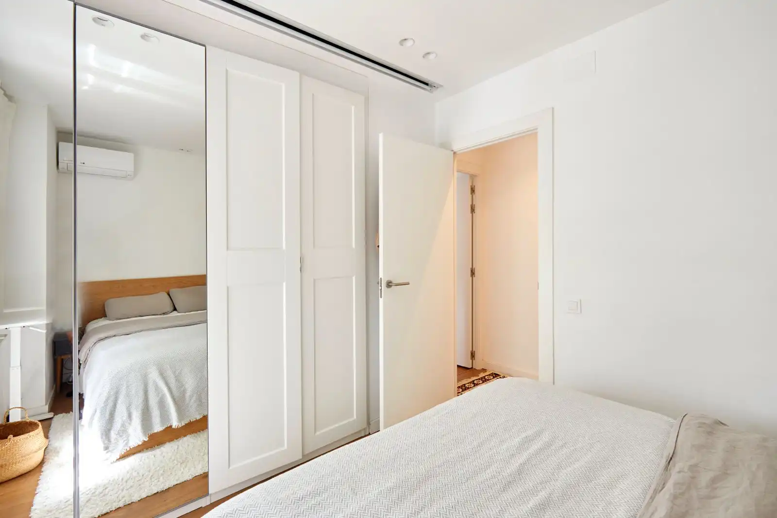 Dormitori de Apartament en venda en Barcelona amb Aire condicionat, Calefacció i Parquet