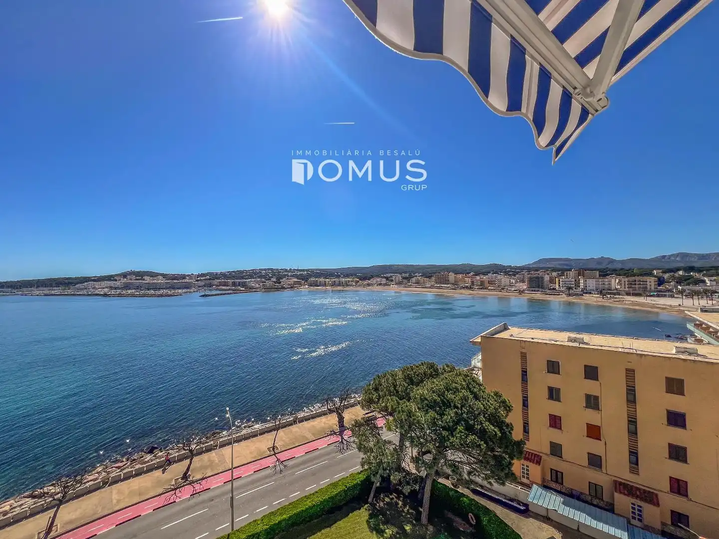 Dormitori de Pis de lloguer en L'Escala amb Piscina, Moblat i Forn