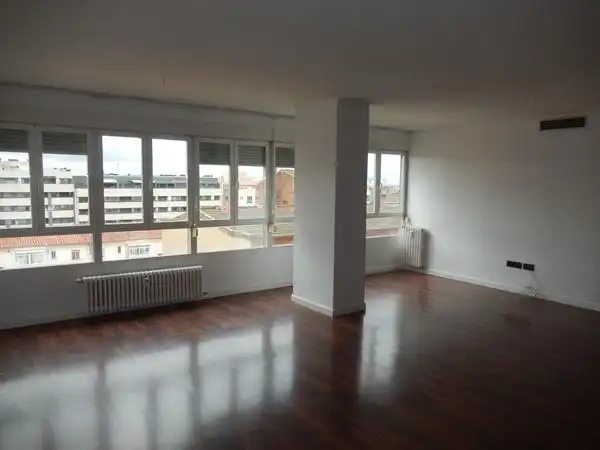 Wohnzimmer von Wohnung zum Verkauf in  Albacete Capital mit Klimaanlage, Heizung und Parkett