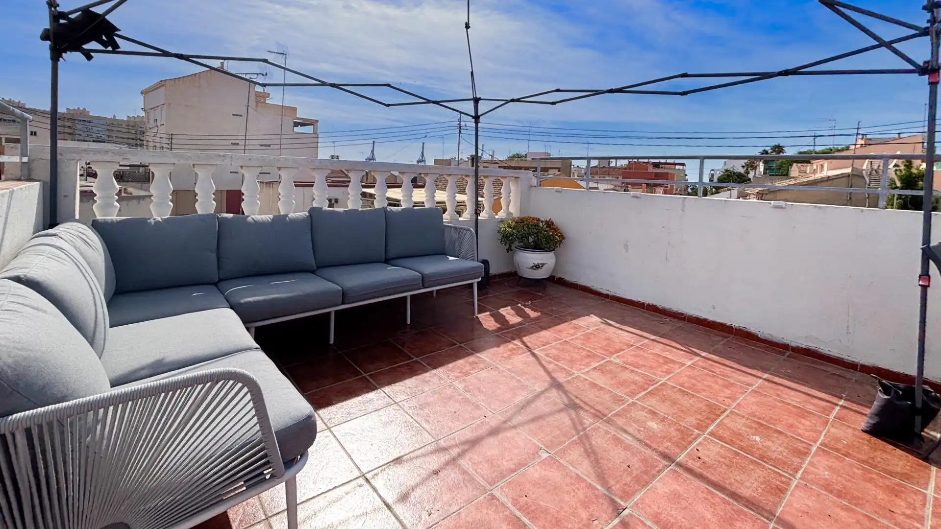 Terrassa de Casa o xalet en venda en Alicante / Alacant amb Aire condicionat, Jardí privat i Terrassa
