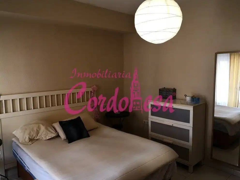 Bedroom of Flat for rent in Córdoba  with Air Conditioner
