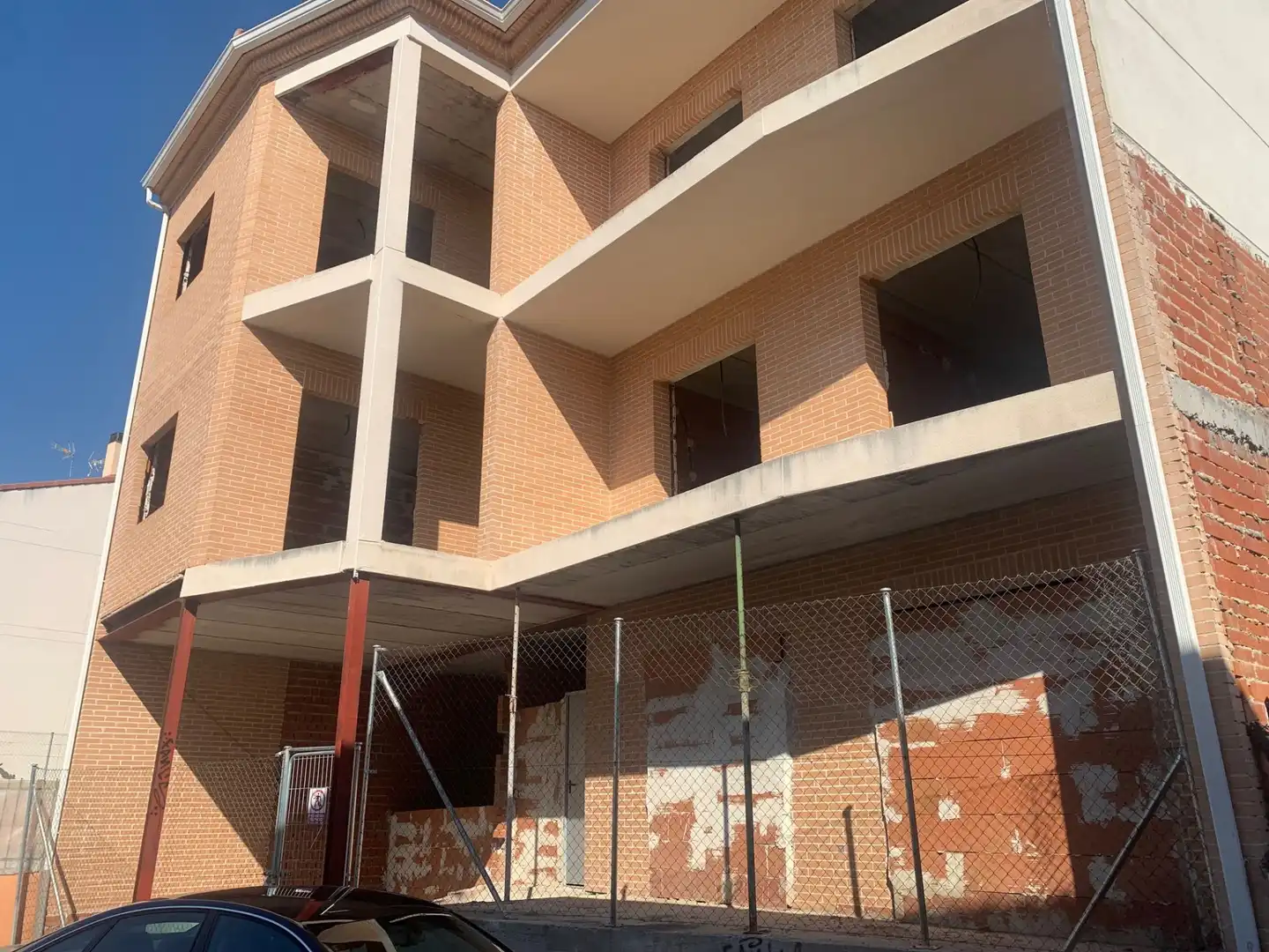 Buildings for sale in LAS PERALERAS, 8, El Tiemblo