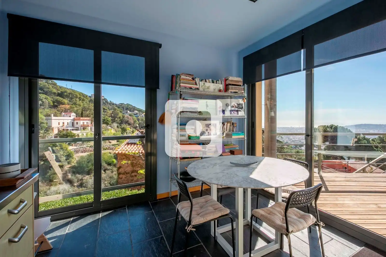 Menjador de Casa o xalet en venda en Barcelona amb Aire condicionat, Calefacció i Terrassa