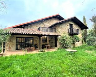 Vista exterior de Casa o xalet en venda en Arnuero amb Calefacció, Terrassa i Traster