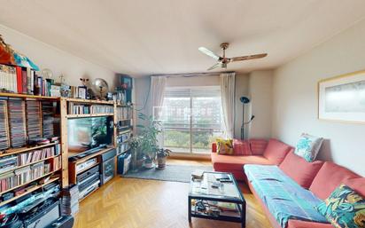 Living room of Flat for sale in  Madrid Capital